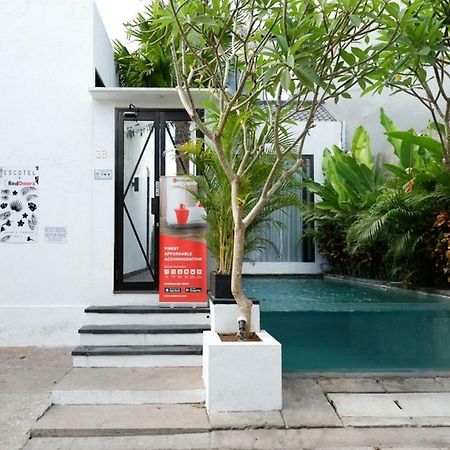 Reddoorz @ Jalan Raya Semat Canggu Hostel Bali Exterior photo