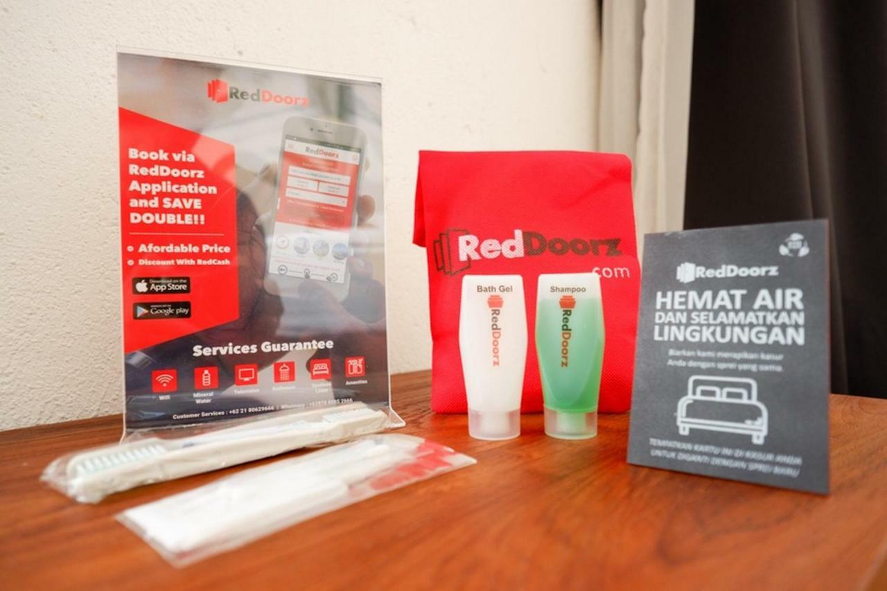 Reddoorz @ Jalan Raya Semat Canggu Hostel Bali Exterior photo