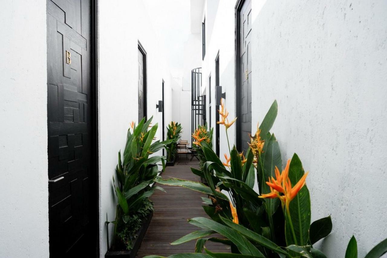Reddoorz @ Jalan Raya Semat Canggu Hostel Bali Exterior photo