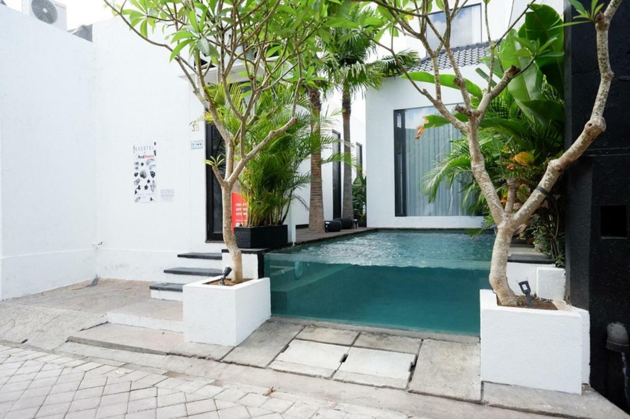 Reddoorz @ Jalan Raya Semat Canggu Hostel Bali Exterior photo